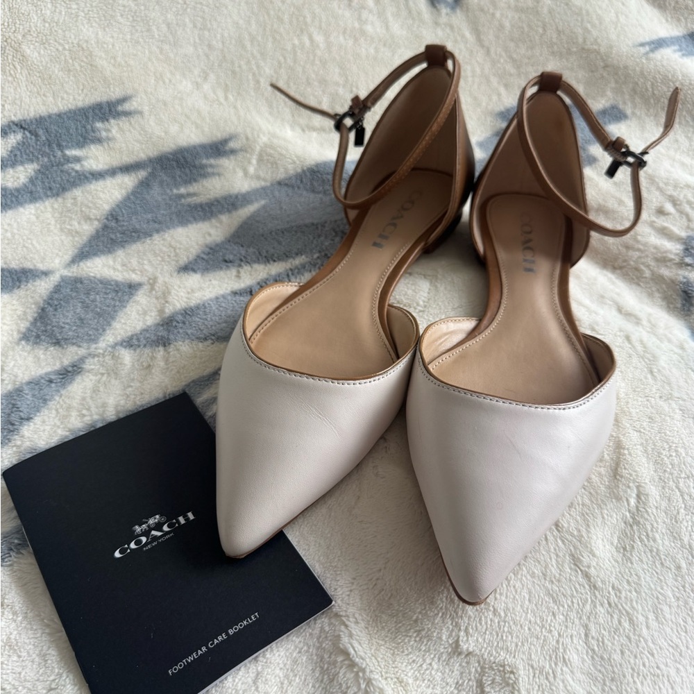 Coach Women's Cream Calf-skin Pointed Flats